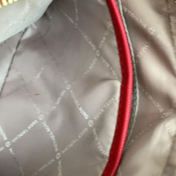 Michael Kors crossbody purse with removable chain lots of pockets - Picture 7 of 16